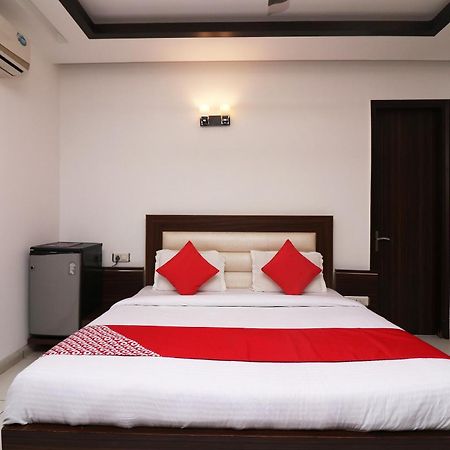 Wonderland Inn Near Aravali Biodiversity Park Gurgaon Exterior photo