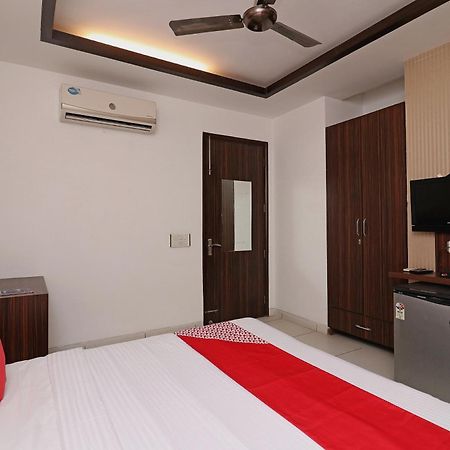 Wonderland Inn Near Aravali Biodiversity Park Gurgaon Exterior photo
