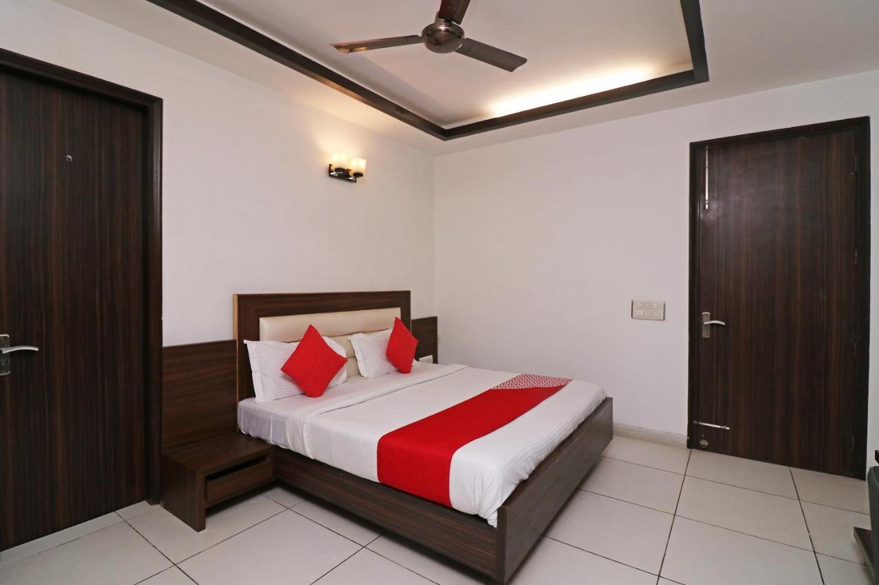 Wonderland Inn Near Aravali Biodiversity Park Gurgaon Exterior photo
