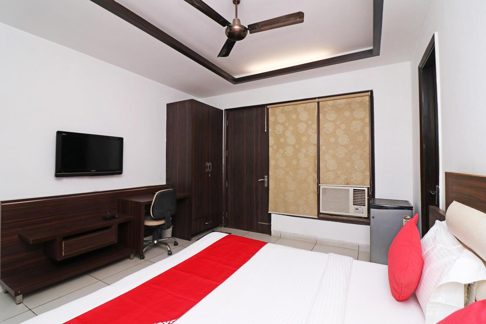 Wonderland Inn Near Aravali Biodiversity Park Gurgaon Exterior photo