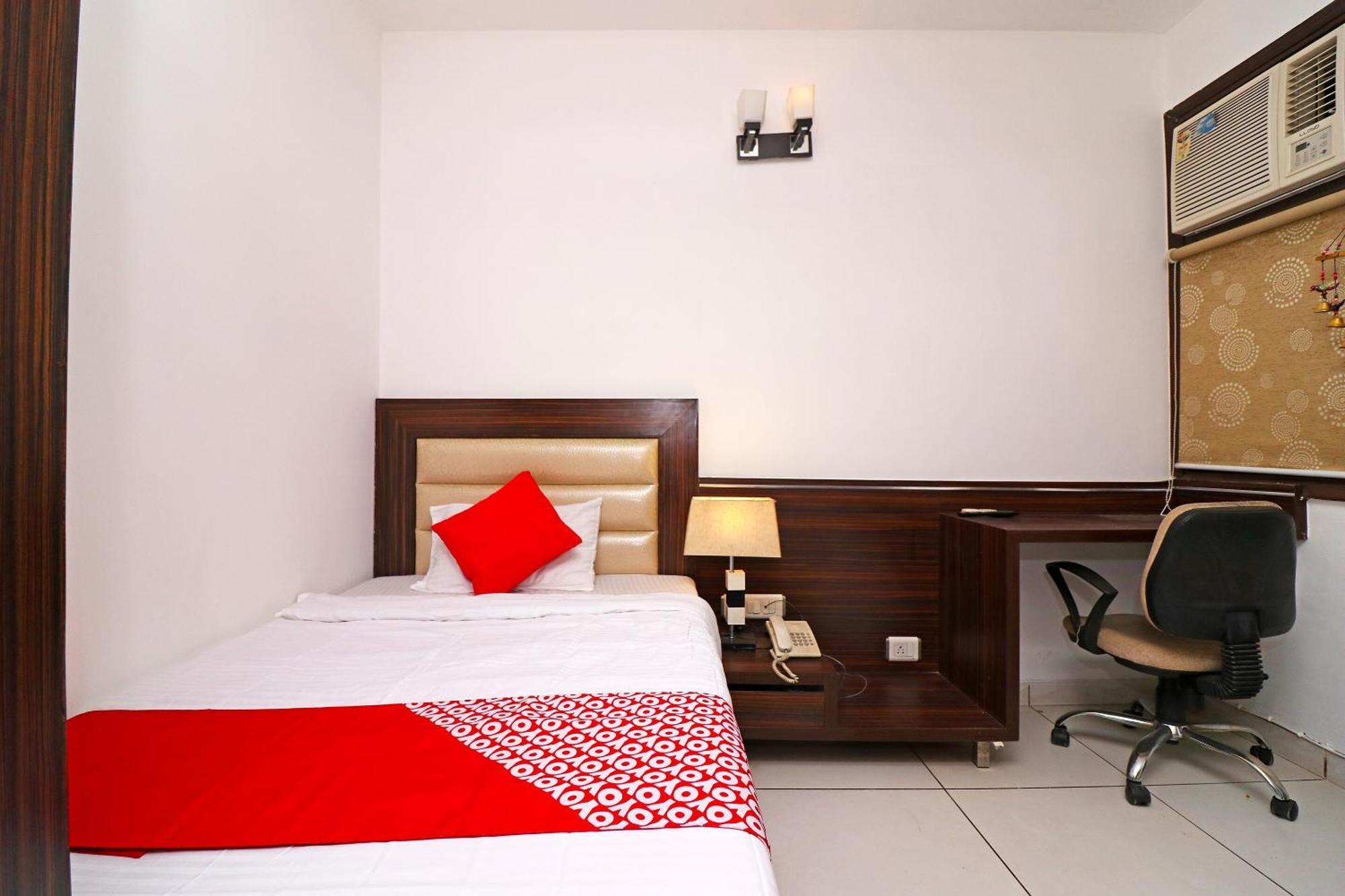 Wonderland Inn Near Aravali Biodiversity Park Gurgaon Exterior photo