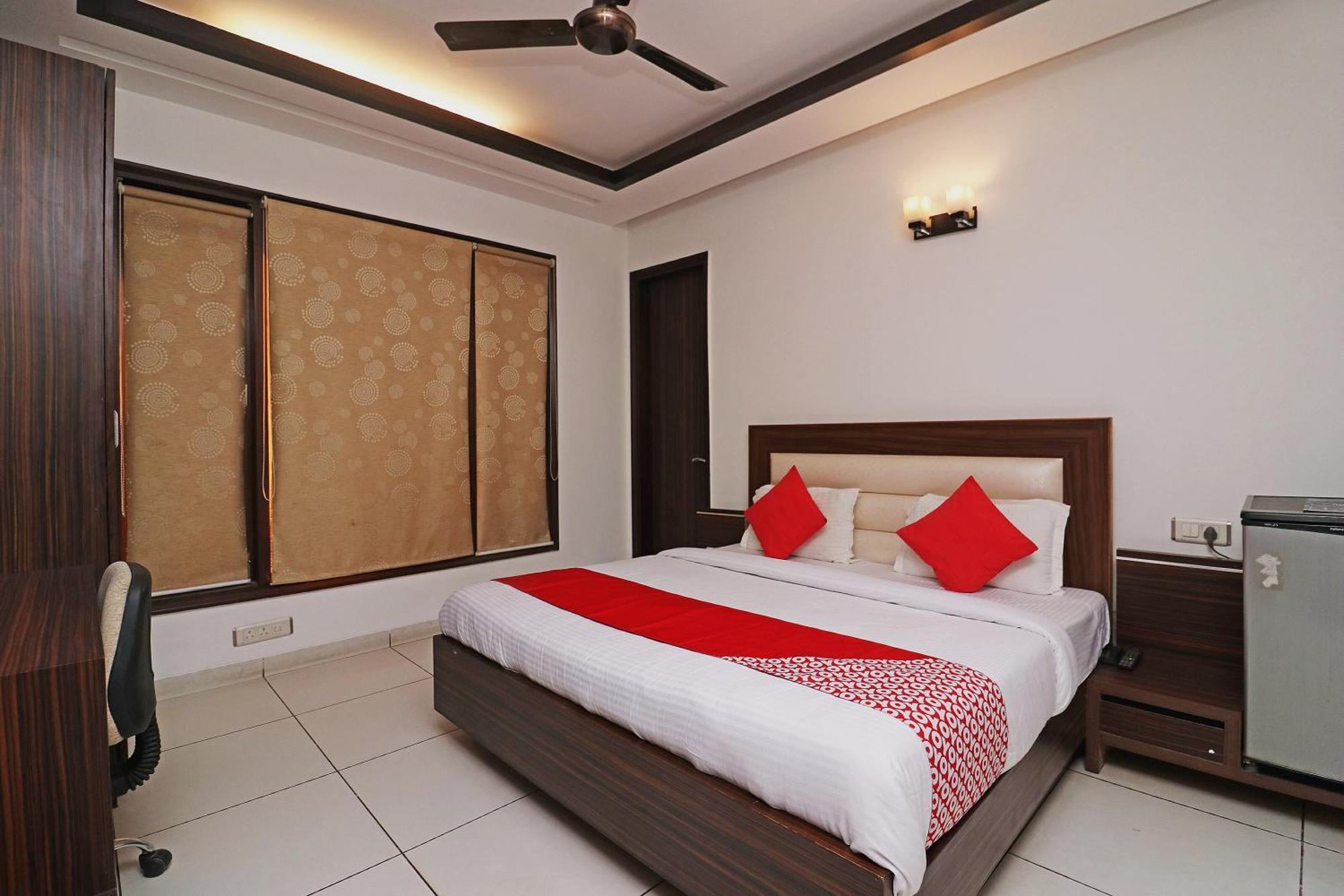 Wonderland Inn Near Aravali Biodiversity Park Gurgaon Exterior photo