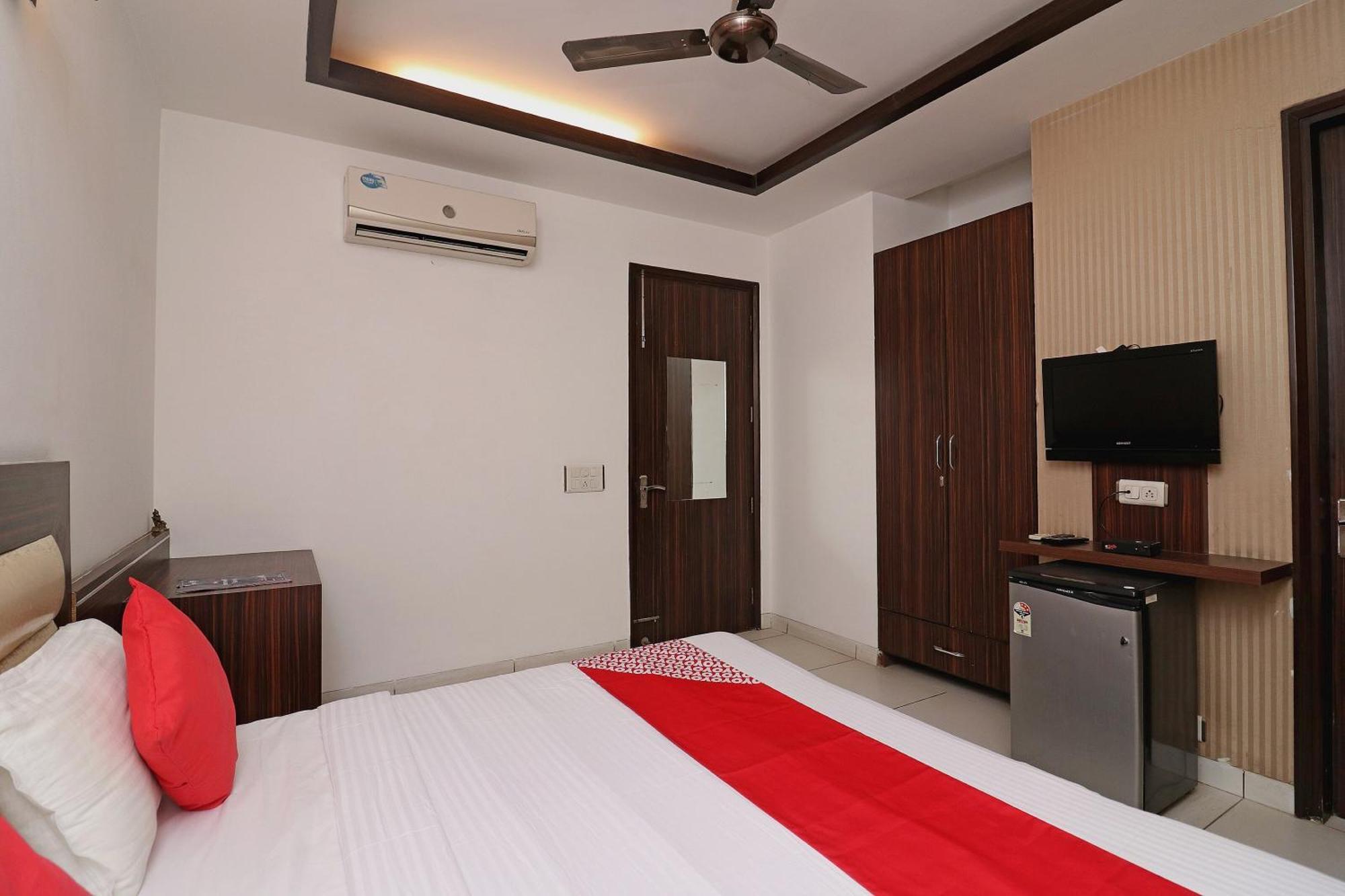 Wonderland Inn Near Aravali Biodiversity Park Gurgaon Exterior photo