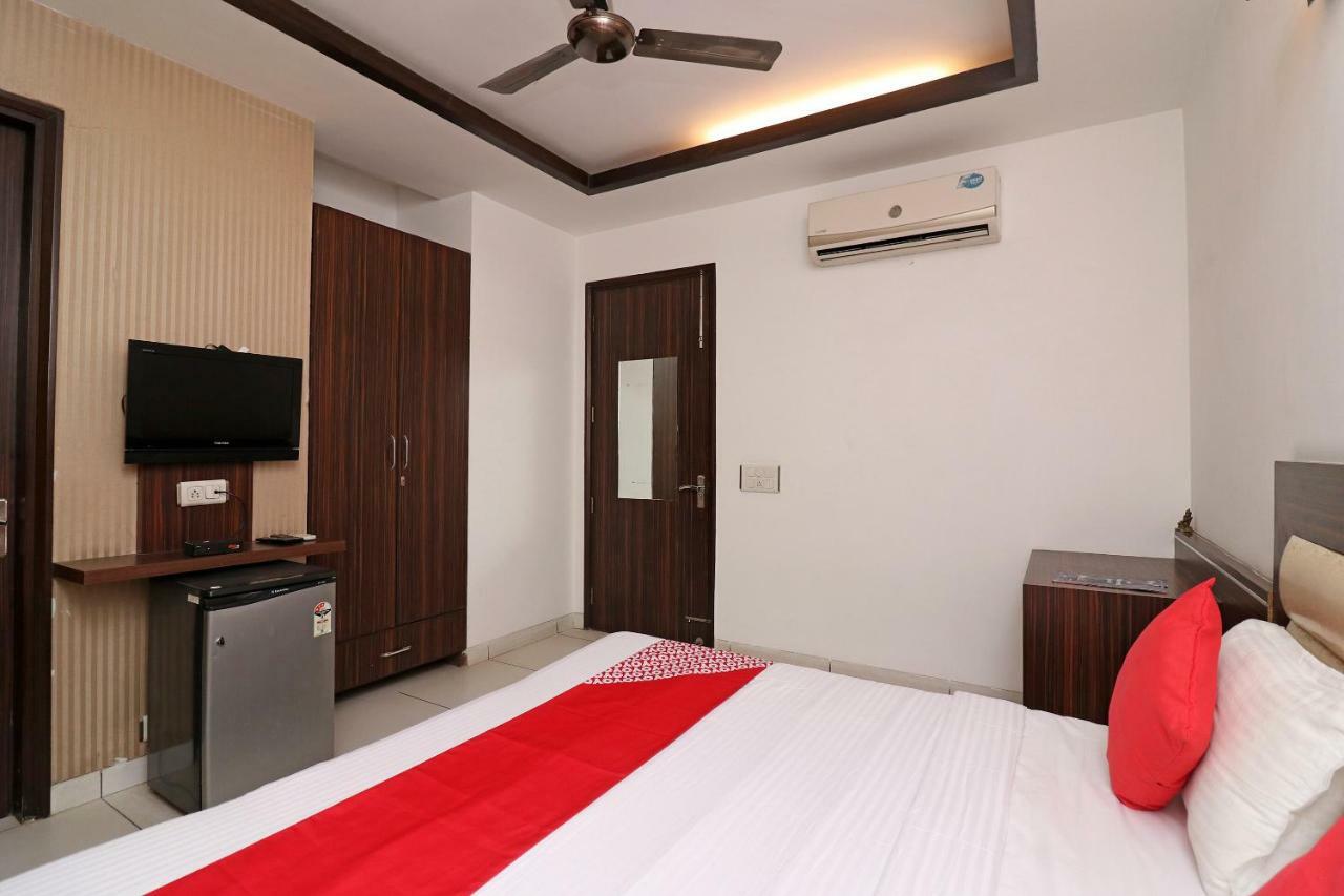 Wonderland Inn Near Aravali Biodiversity Park Gurgaon Exterior photo